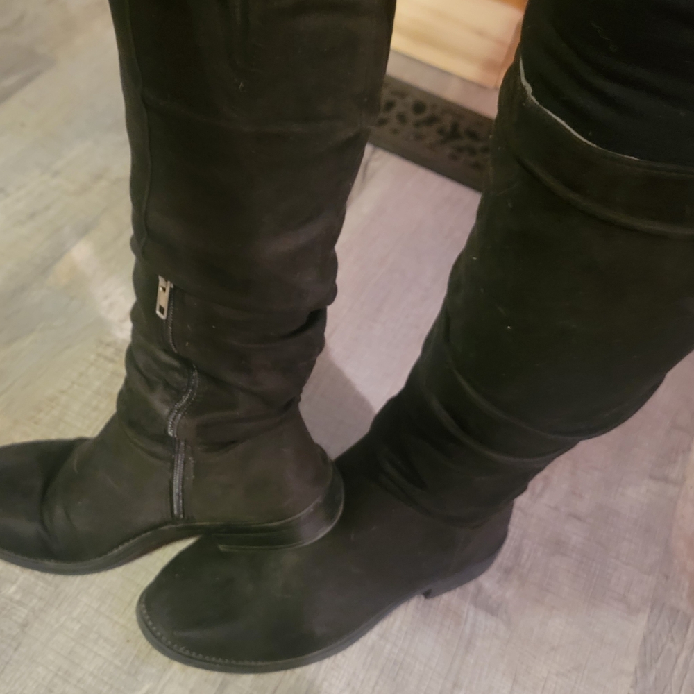 Women's Black Knee-High Boots